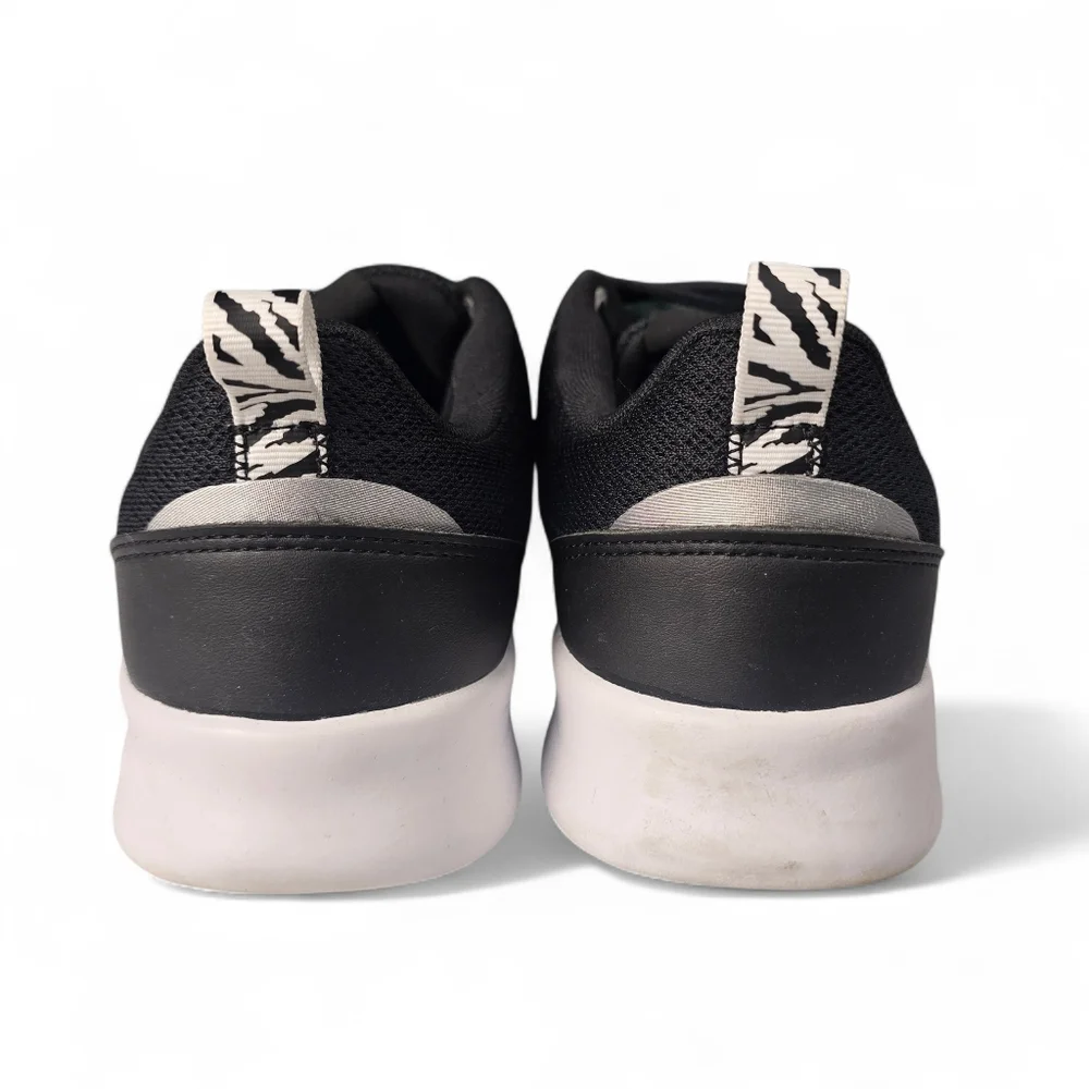 Adidas QT Racer 2.0 Running‎ Sneakers Size 9